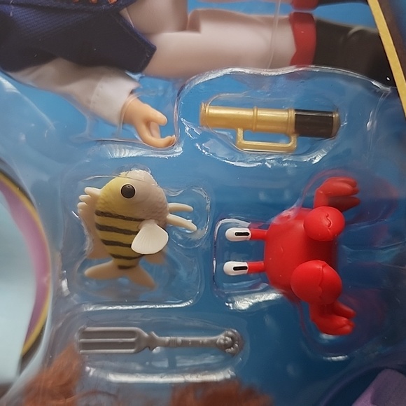 Disney’s The Little Mermaid Ariel, Ursula & Eric 6" Petite Doll Gift Set - Picture 11 of 12